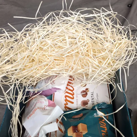 THORNTONS ASSORTED CHOCOLATE AND FUDGE GIFT BOX