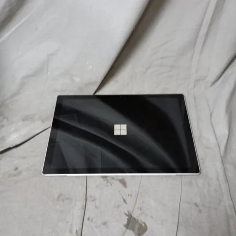 MICROSOFT SURFACE PRO 5 TABLET – I5-7300U, 8GB RAM, 256GB SSD, 12.3" DISPLAY