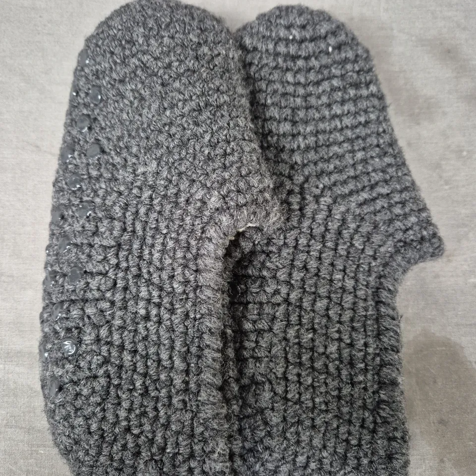 SEASALT CORNWALL HAND-CROCHETED SLIP SOCKS IN GRAPHITE SIZE S/M