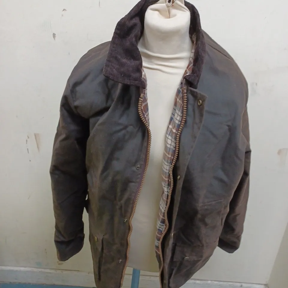 REGATTA PROFESSIONAL ZIP UP LONG SLEEVE JACKET IN BROWN - L	
