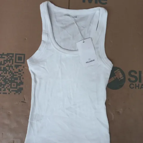 PULL & BEAR SLEEVELESS TANK TOP IN WHITE SIZE MEDIUM