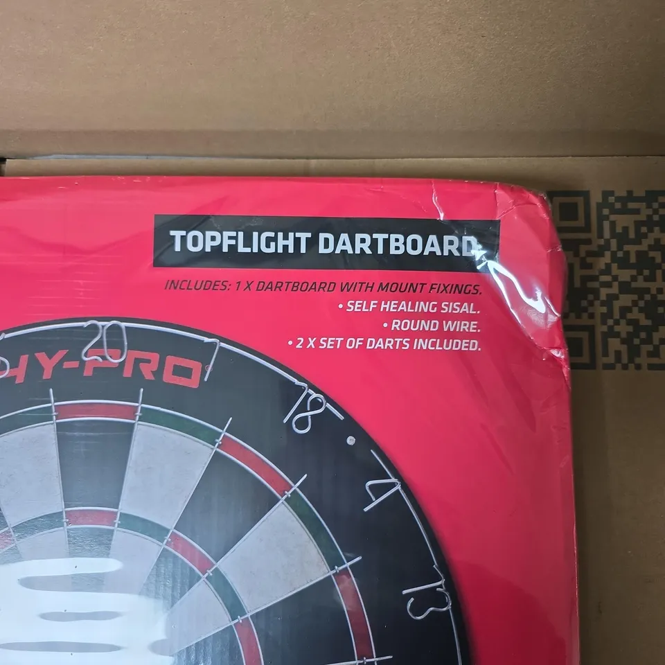 TOPFLIGHT DARTBOARD WITH DARTS – HY-PRO