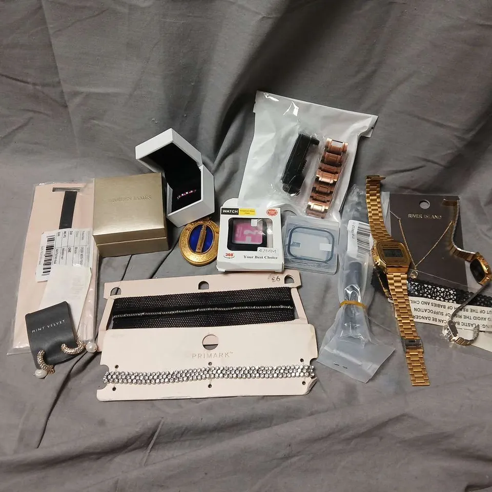 APPROXIMATELY 20 ASSORTED JEWELLERY ITEMS TO INCLUDE CASIO WATCH, RIVER ISLAND NEKCLACE, MINT VELVET EARRINGS, ETC