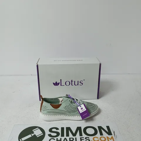 LOTUS LEATHER WOMEN'S SHOES – GREEN WITH PURPLE LACES - EUR 37
