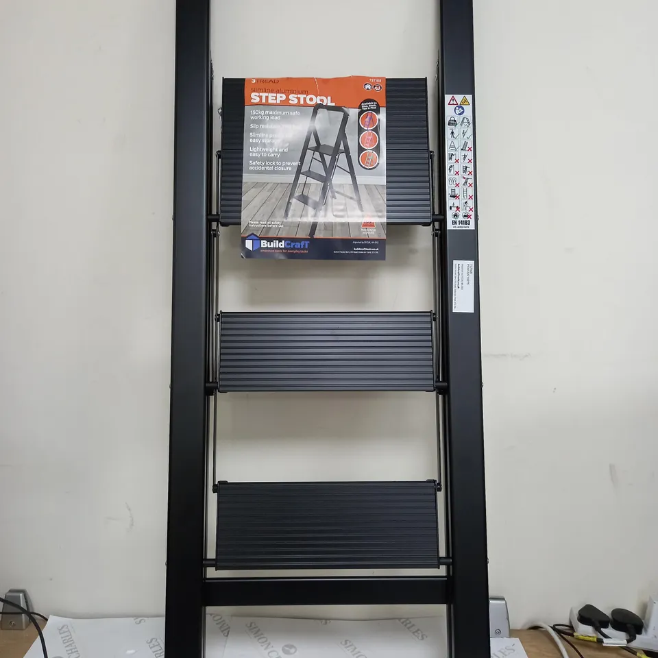 SLIMLINE BLACK STEP LADDER / COLLECTION ONLY