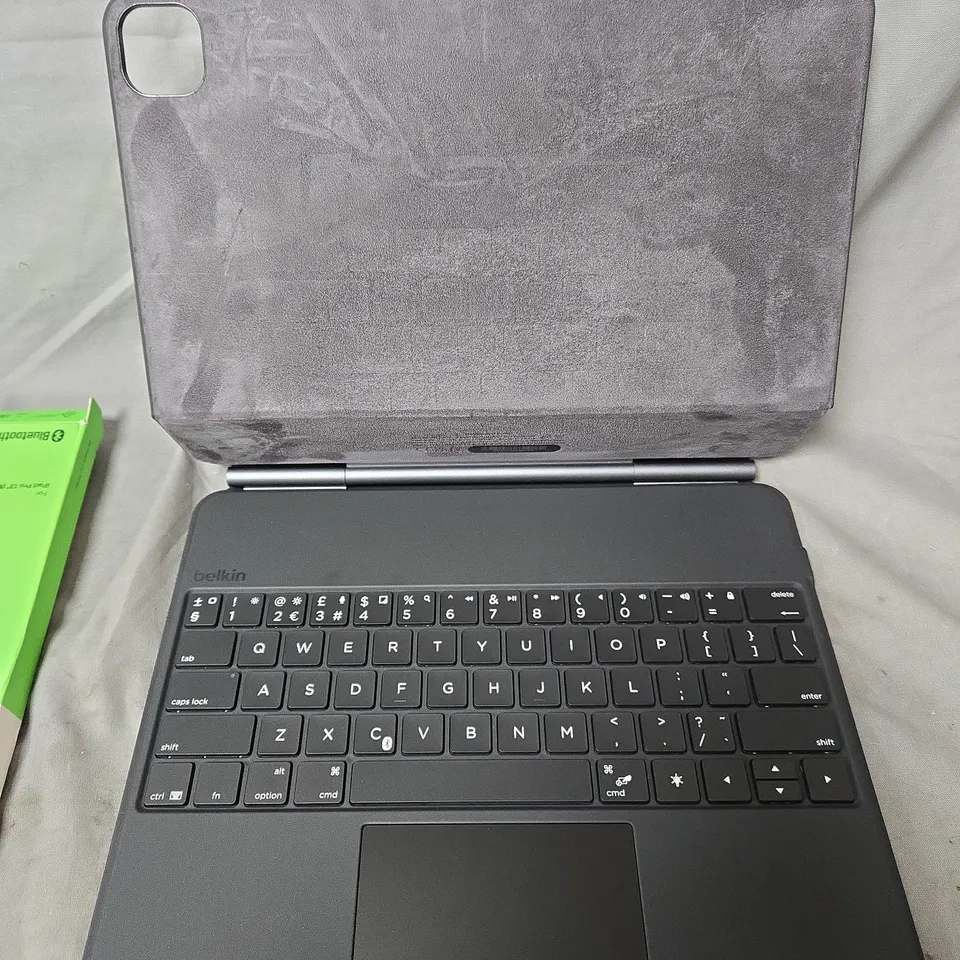 BELKIN MAGNETIC KEYBOARD FOLIO FOR 13" M4 IPAD PRO ENGLISH