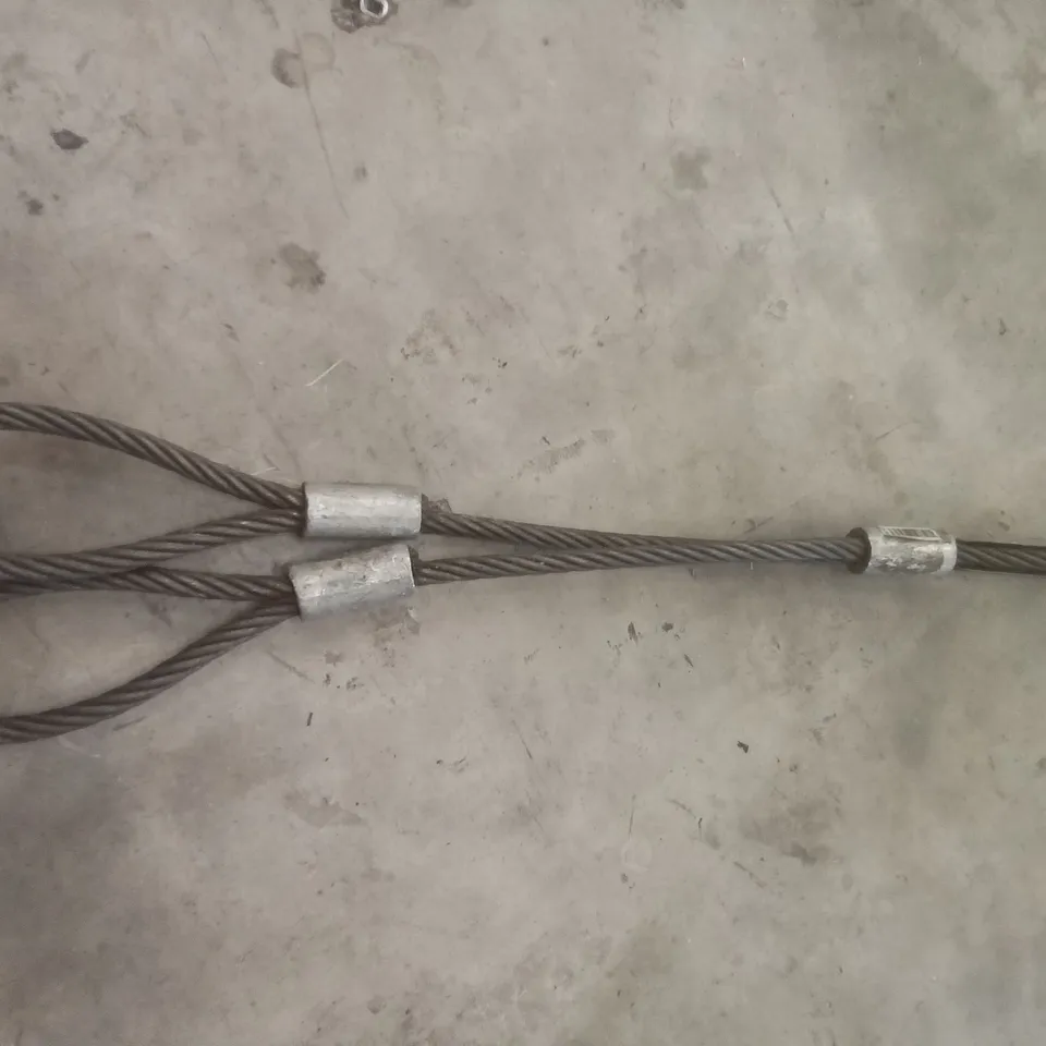 APPROX X20 BOWTHORPE 2 LEG WIRE ROPE SLING 