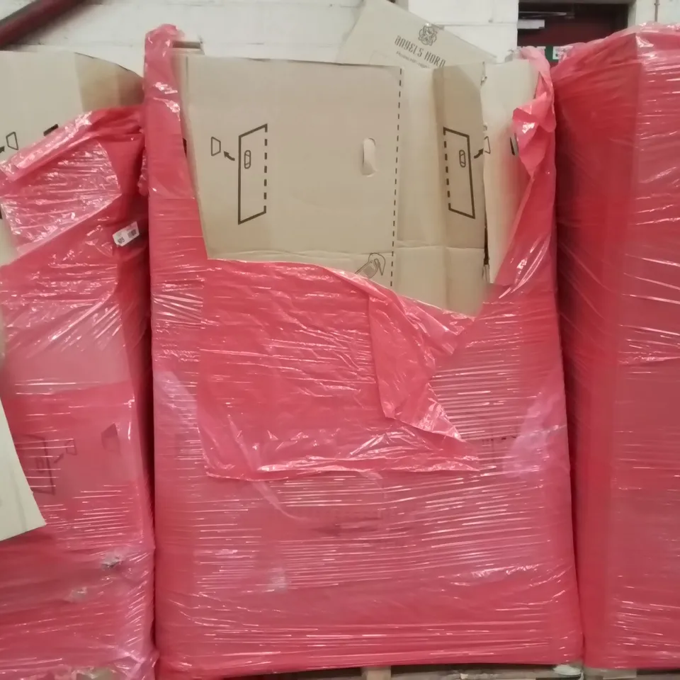 PALLET OF ASSORTED ITEMS TO INCLUDE: OFFICE CHAIR, LED MONITOR, ANGEL HORN AUDIO TURNTABLE, KIDS SLIDE, WATER MOP SPRAY ECT