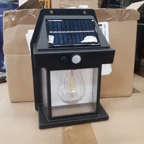 BOXED SET OF 4 SOLAR POWER GARDEN LIGHTS