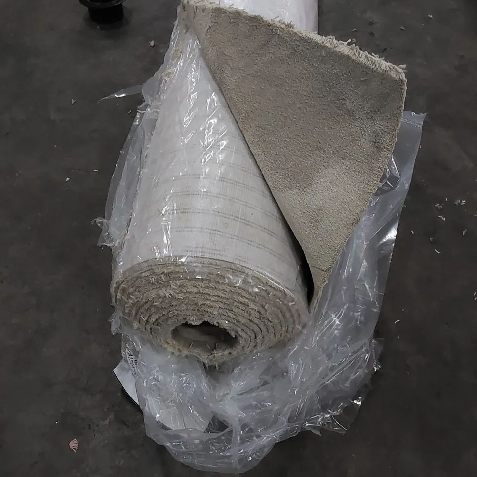 ROLL OF QUALITY VIVID OPULENCE CARPET // SIZE: APPROXIMATELY 7.5 X 4m