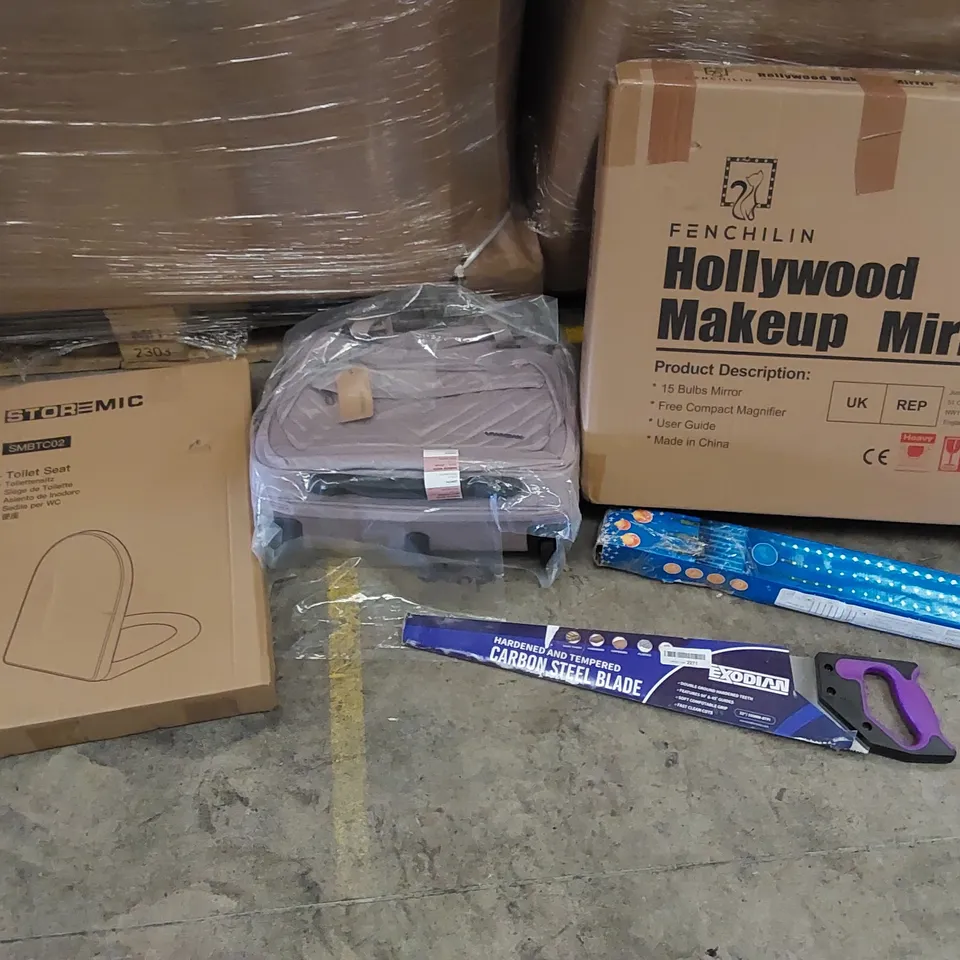 PALLET OF ASSORTED ITEMS INCLUDING: MAKEUP MIRROR, TOILET SEAT, SUITCASE, LED LIGHTS. SAW