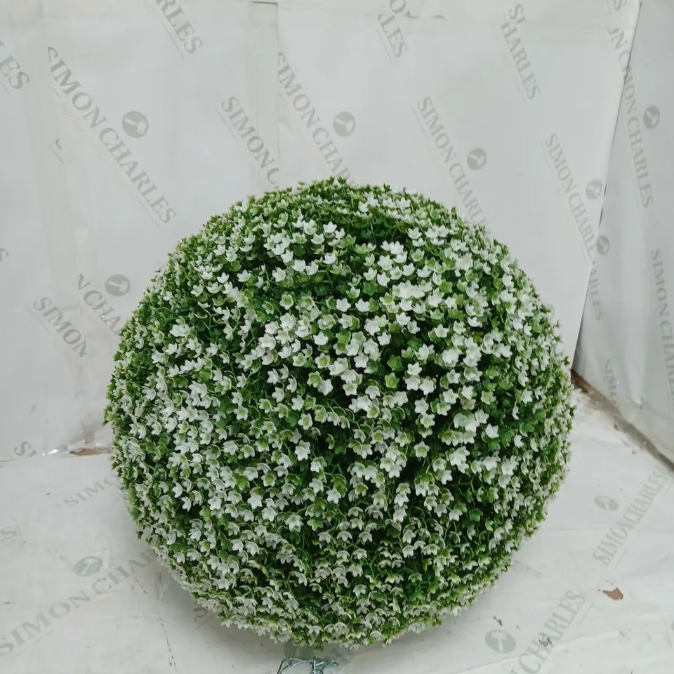 GARDEN REFLECTIONS SET OF 2 TOPIARY SPHERES WITH HANGING CHAIN
