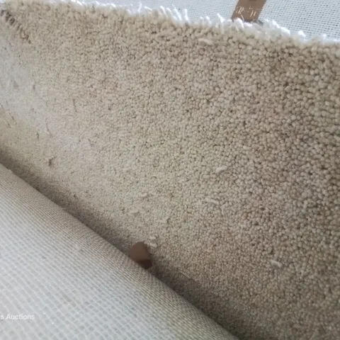 ROLL OF QUALITY LINGDALE ELITE LEYBURN CARPET APPROXIMATELY 5M × 3.65M