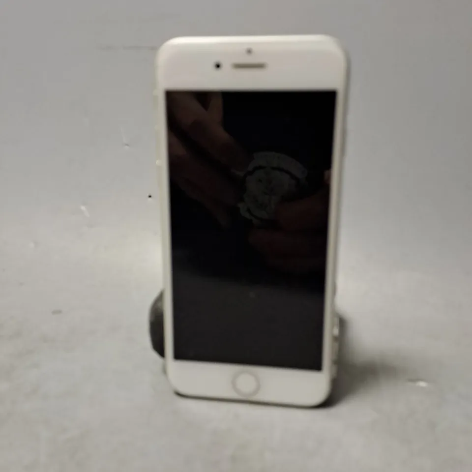 APPLE IPHONE 7 (A1778)