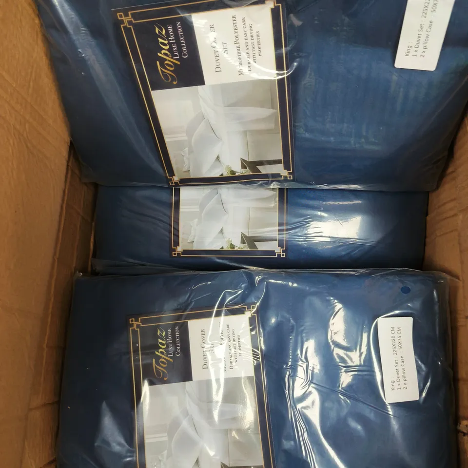 APPROXIMATELY 10 TOPAZ LUXE HOME COLLECTION DUVET COVER SETS IN NAVY - KING