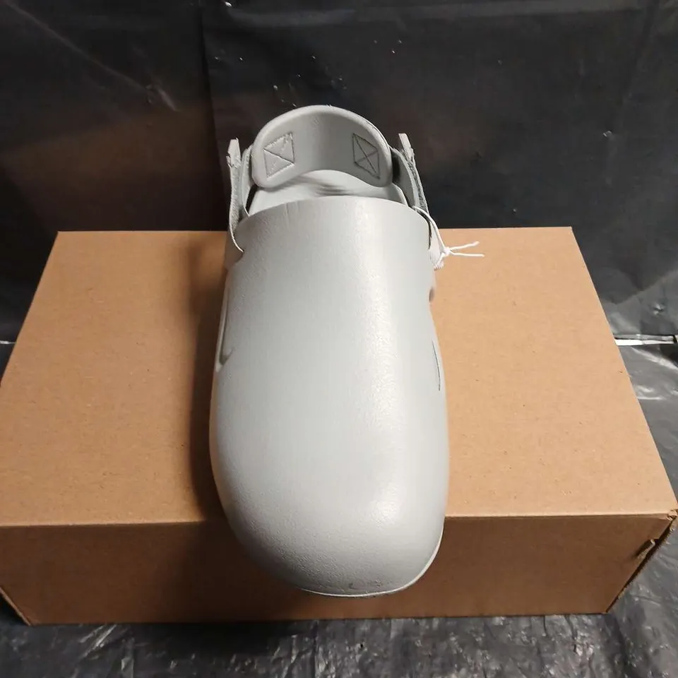 BOXED PAIR OF NIKE CALM MULE - LIGHT SMOKE GREY, UK 8 (MEN'S)