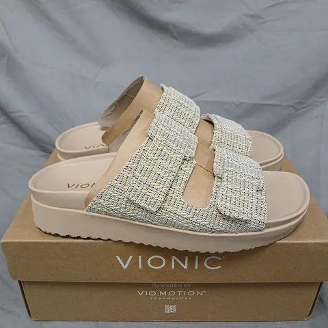 BOXED PAIR OF VIONIC RYDER SANDALS IN CREAM/GOLD SIZE 5.5
