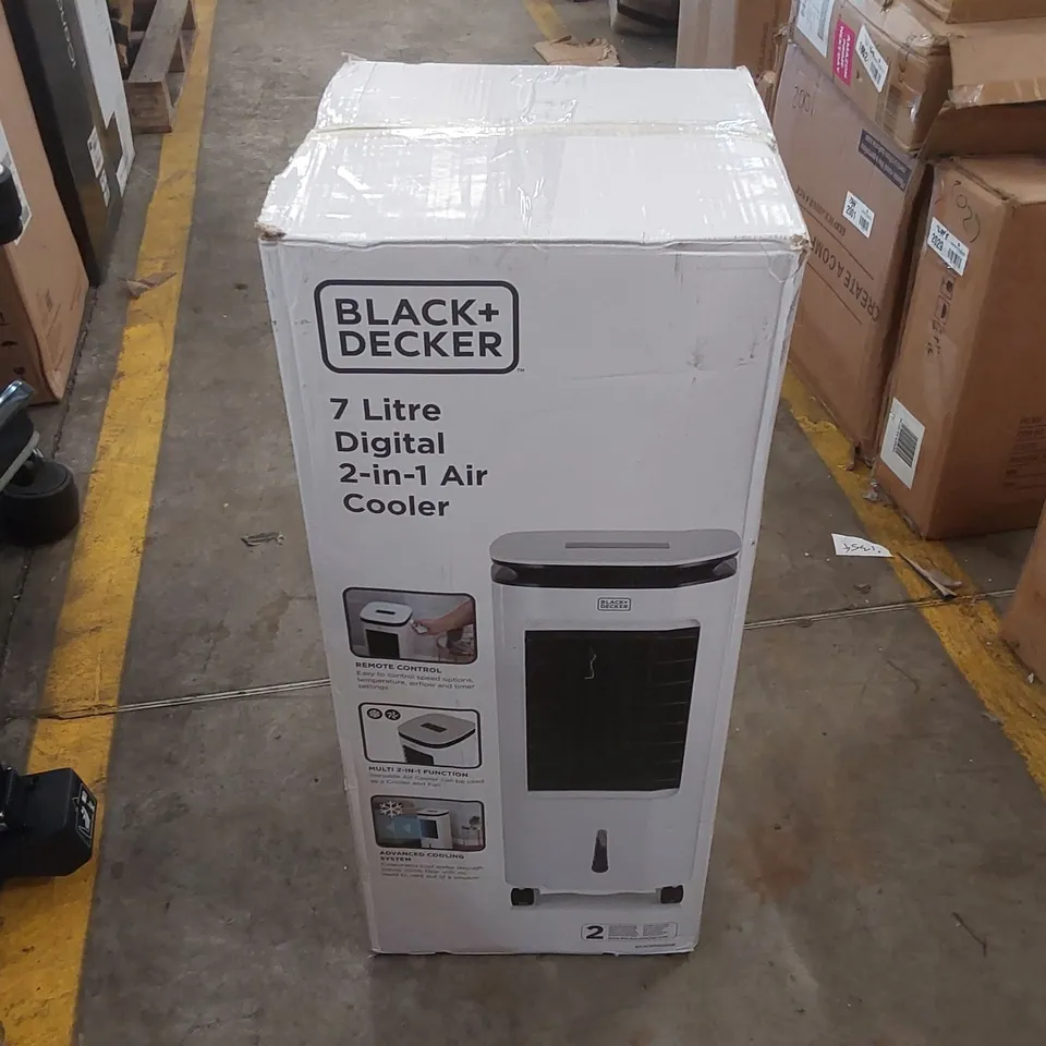 BOXED BLACK + DECKER 7 LITRE DIGITAL 2-IN-1 AIR COOLER