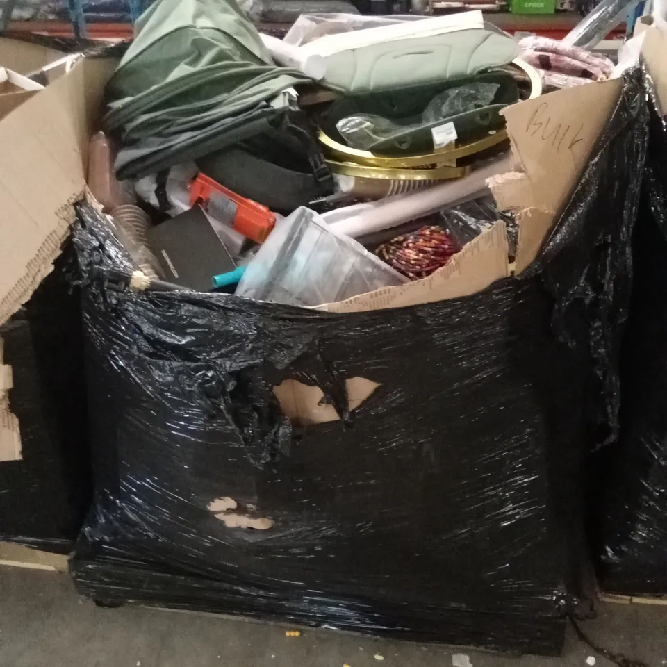 PALLET OF ASSORTED HOUSEHOLD GOODS AND PRODUCTS TO INCLUDE; DISPOSABLE COFFEE CUPS, PRAM PARTS, HAT, CONDOMS ETC