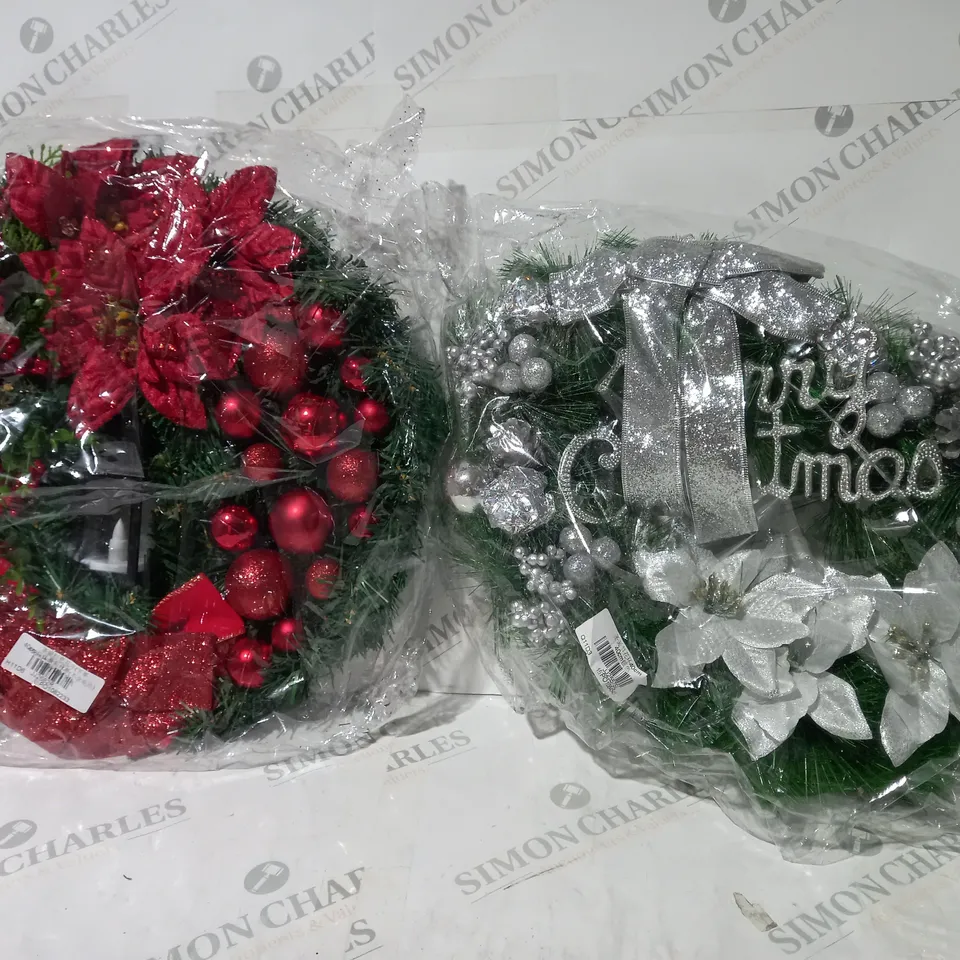 BOX OF APPROXIMATELY 10 ASSORTED HOUSEHOLD ITEMS TO INCLUDE DECORATIVE MERRY CHRISTMAS WREATH IN SILVER, DECORATIVE FESTIVE WREATH IN RED, ETC