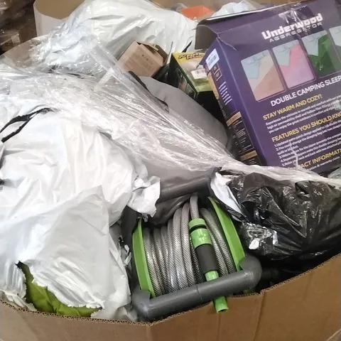 A PALLET CONTAINING ASSORTED HOSES, SLEEPING BAGS ETC