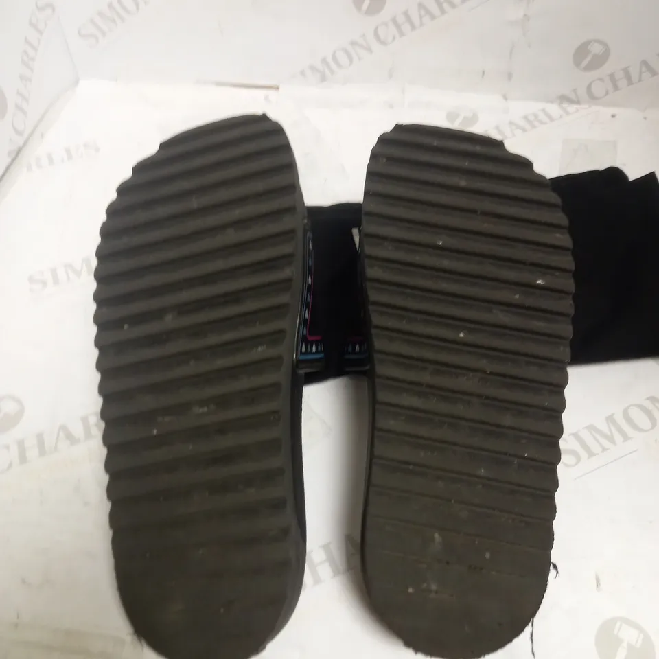 VERSACE COLOURED HEARTS SLIDERS EU 39 WITH BAG