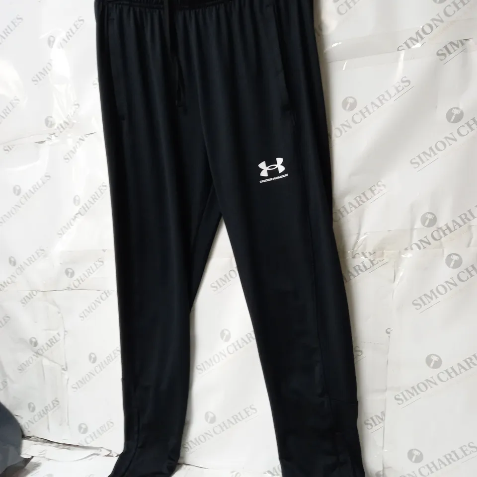 MEN'S UNDER ARMOUR TRACK PANTS BLACK SIZE LARGE.