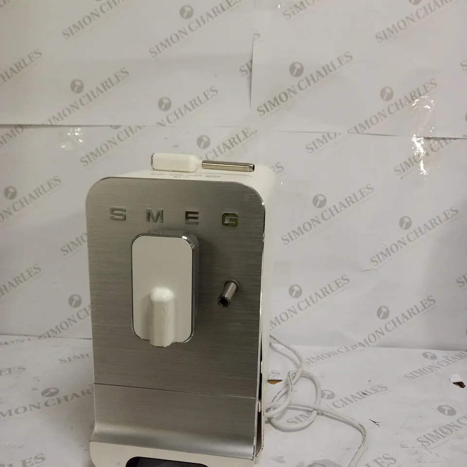 SMEG COFFEE MACHINE IN WHITE