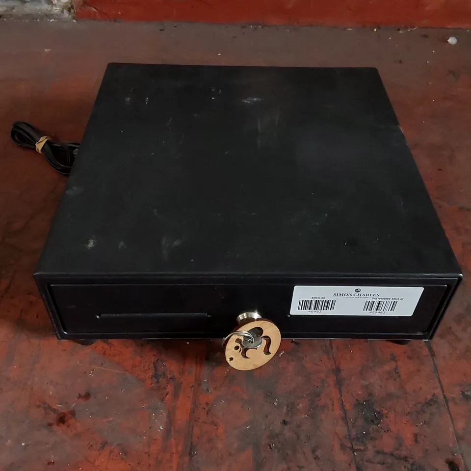 LOCKING CASH DRAWER
