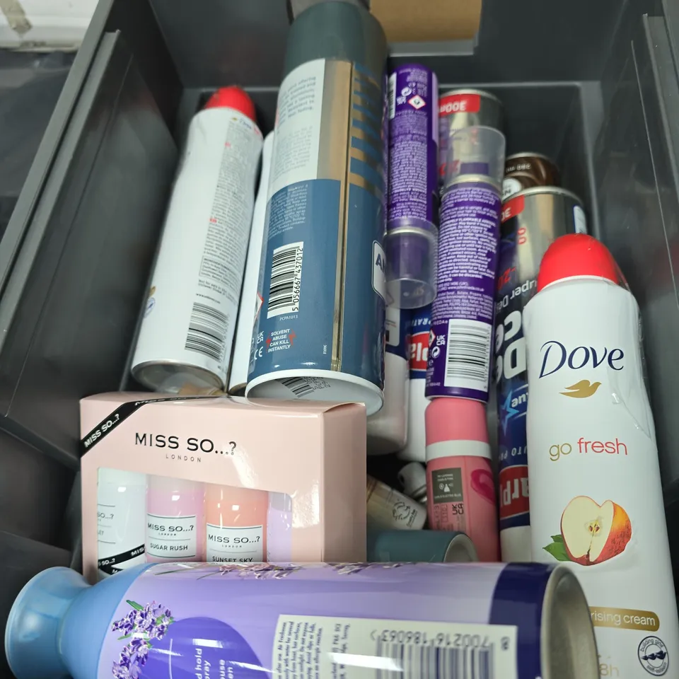 APPROXIMATELY 12 ASSORTED AEROSOLS INCLUDING ASAD PERFUMED SPRAY , JUNGLE FORMULA AND MDLONDON HAIRSPRAY 