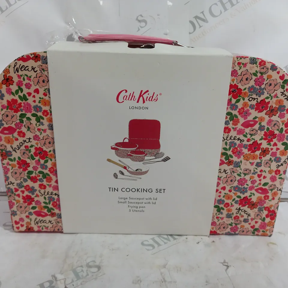 CATH KIDS TIN COOKING SET