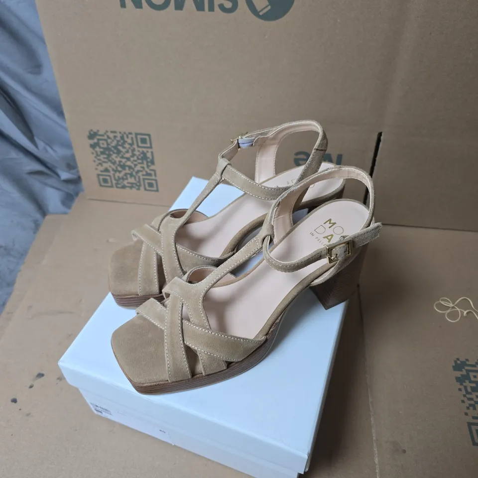 MODA IN PELLE QUINNIE TAN SUEDE PLATFORM SANDALS, UK 7 (EU 40)