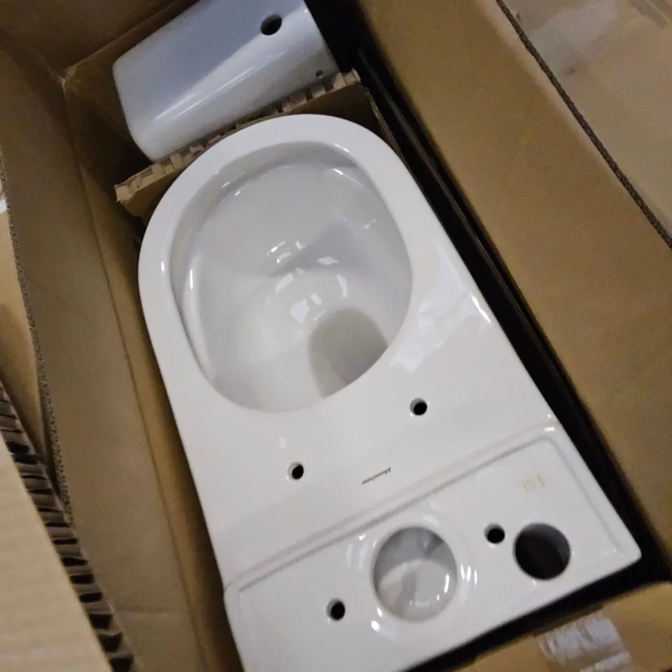 BOXED CAVALLYRIMLESSCLOSE COUPLED TOILET 