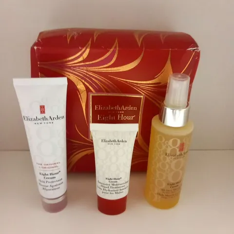 BOXED ELIZABETH ARDEN EIGHT HOUR HOLIDAY MIRACLE SET