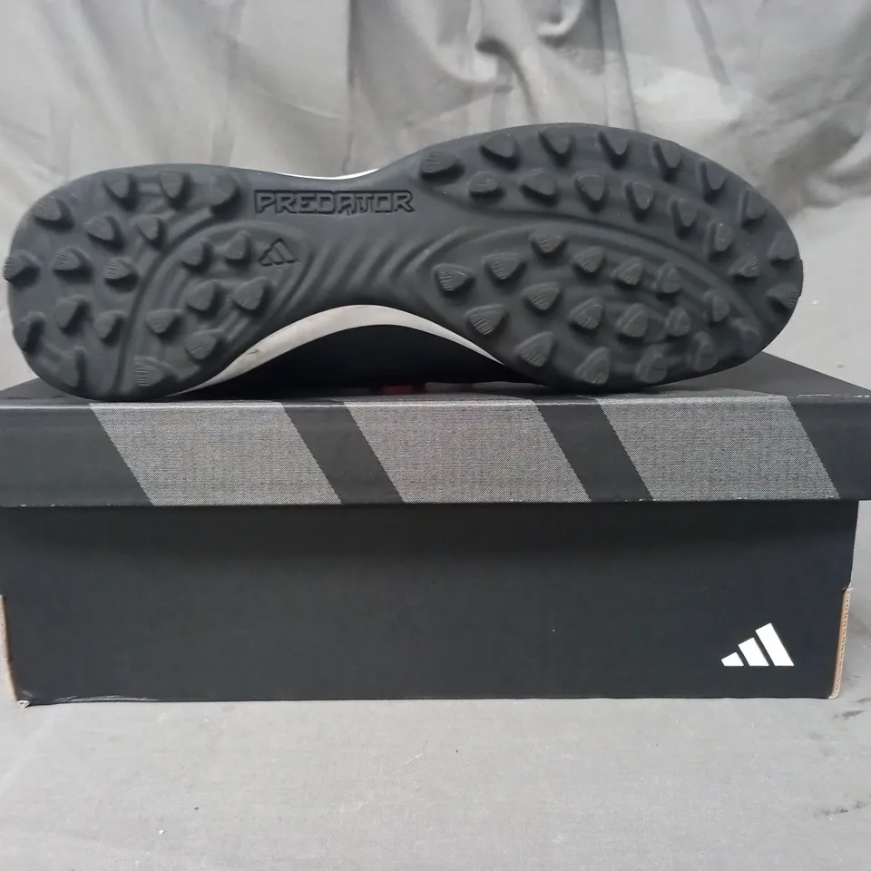 BOXED PAIR OF ADIDAS PREDATOR LEAGUE SHOES IN BLACK/WHITE/ORANGE UK SIZE 9