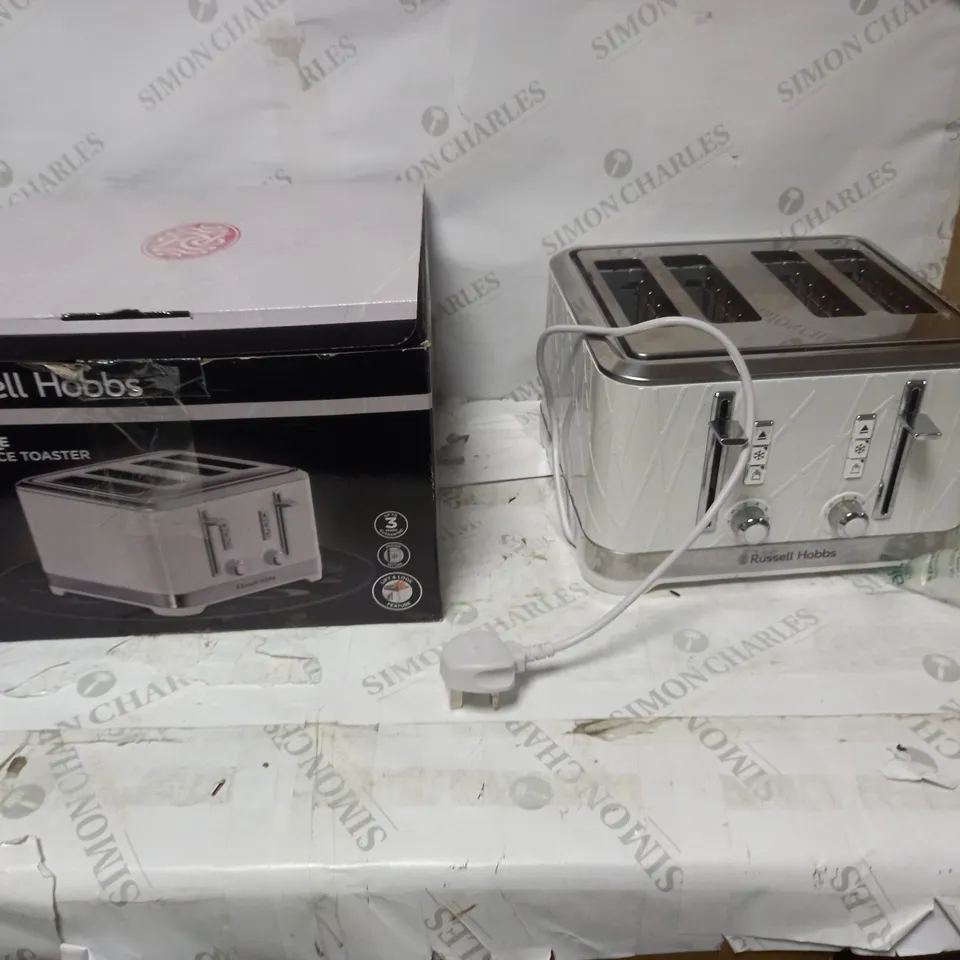 RUSSELL HOBBS WHITE 4 SLICE TOASTER