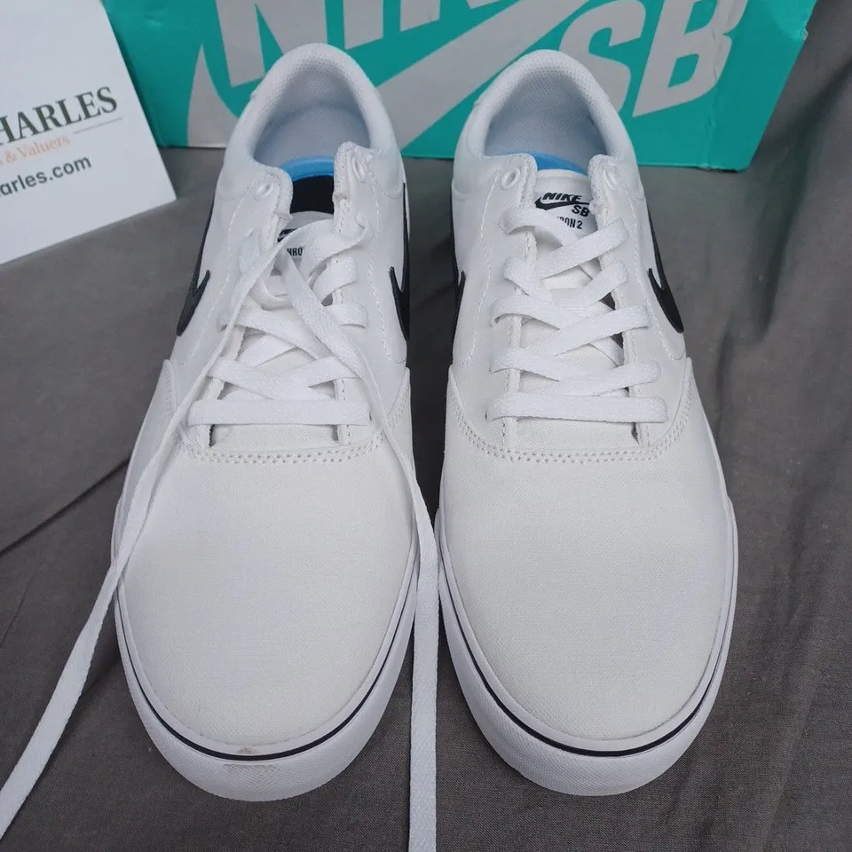 BOXED NIKE SB CHRON 2 CANVAS SKATE TRAINERS IN WHITE SIZE 9