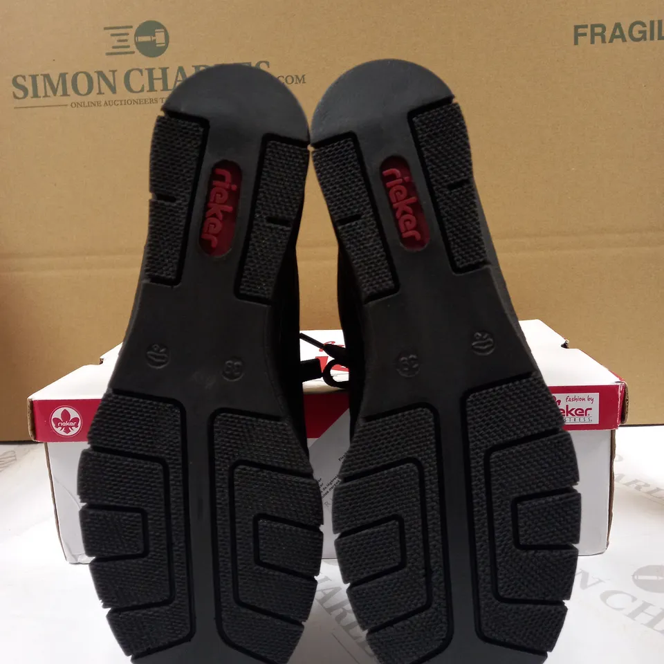 RIEKER WEDGE TRAINER SIZE 6