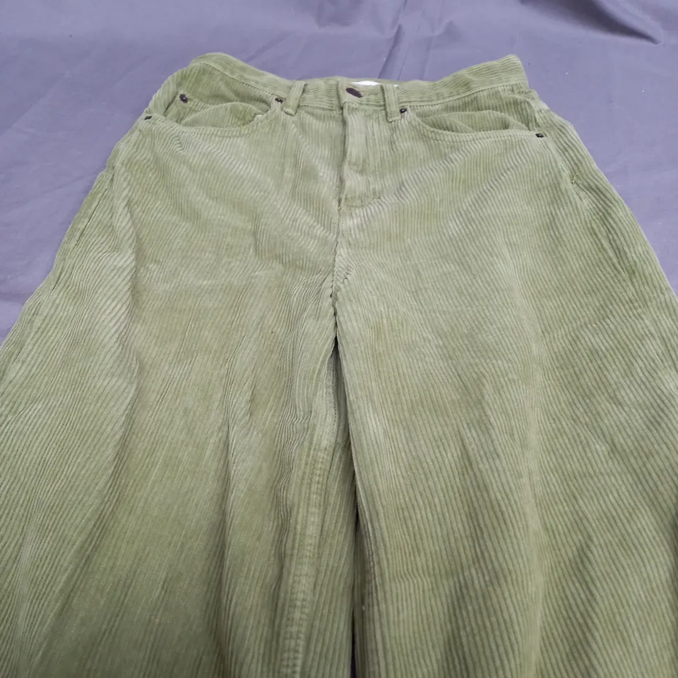 TOPSHOP BAGGY KHAKI CORDS - W28/30L