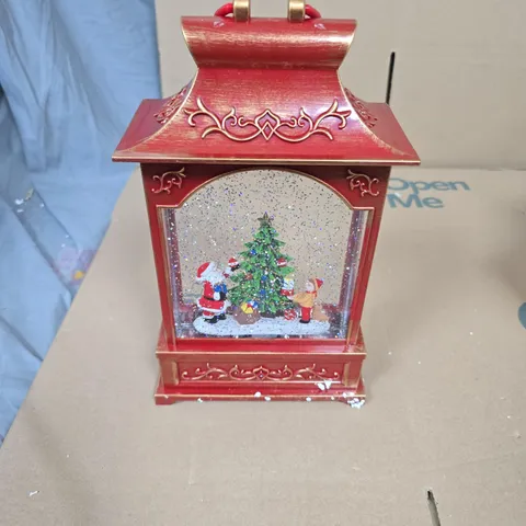 RED CHRISTMAS LANTERN WITH SNOW SCENE – DECORATIVE GLASS DISPLAY