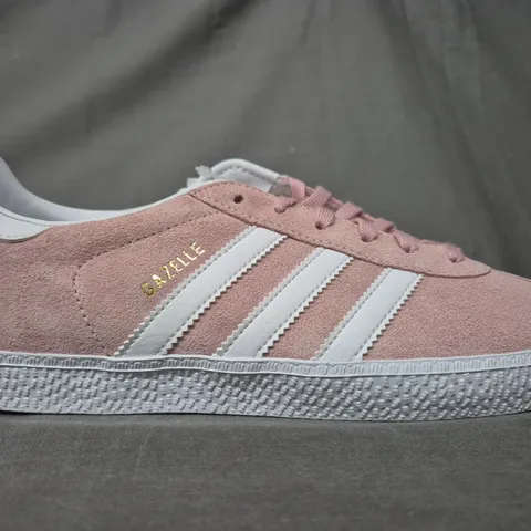 PAIR OF ADIDAS GAZELLE SHOES IN PINK/WHITE UK SIZE 5