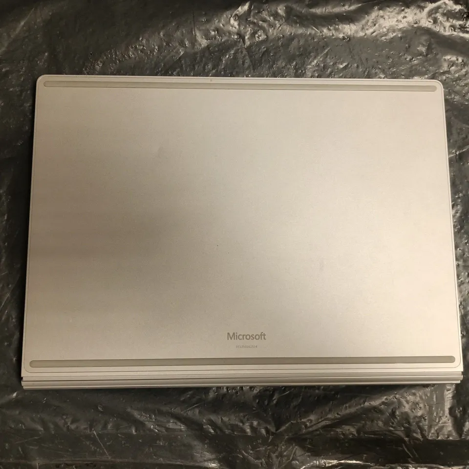 MICROSOFT LAPTOP - MODEL UNSPECIFIED