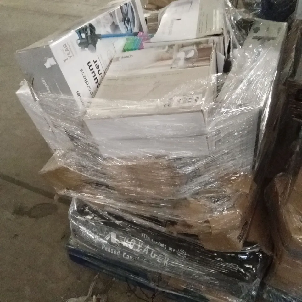 PALLET OF ASSORTED E-COMMERCE GOODS AND PRODUCTS TO INCLUDE; VACUUM CLEANERS, LARGE NUMBER OF VOYAGER CAMPING CHAIRS, FLOOR FAN ETC