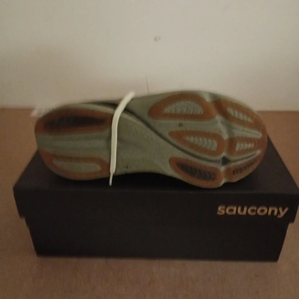 BOXED PAIR OF SAUCONY ENDORPHIN AZURA TRAINERS IN SAGE - UK 8.5
