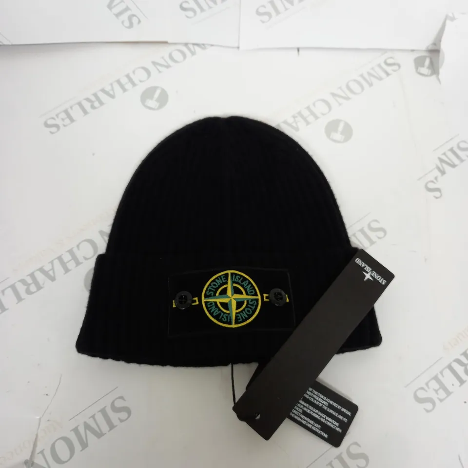 STONE ISLAND BEANIE HAT
