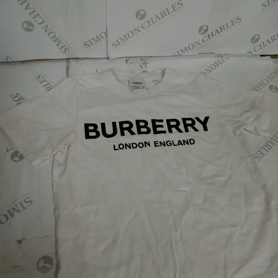 BOYS BURBERRY GRAPHIC T-SHIRT SIZE 
