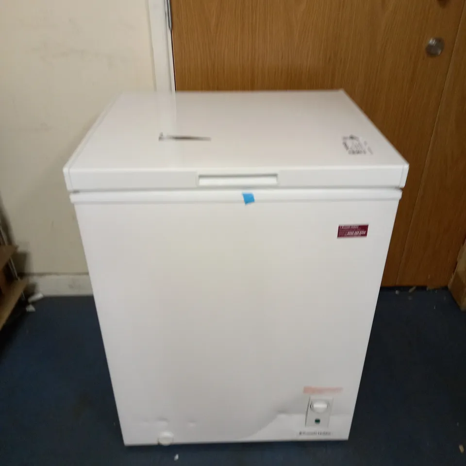 RUSSELL HOBBS RH142CF2002 142L FREESTANDING WHITE CHEST FREEZER- collection only