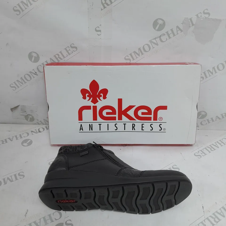 BOXED PAIR RIEKER LEATHER DOUBLE ZIP WATER RESISTANT BOOTS IN BLACK SIZE 6