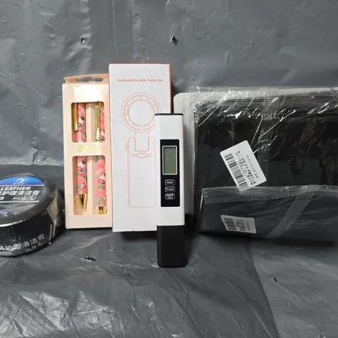 APPROXIMATELY 13 ASSORTED ITEMS TO INCLUDE - TURBO FAN , BALL PEN ETC
