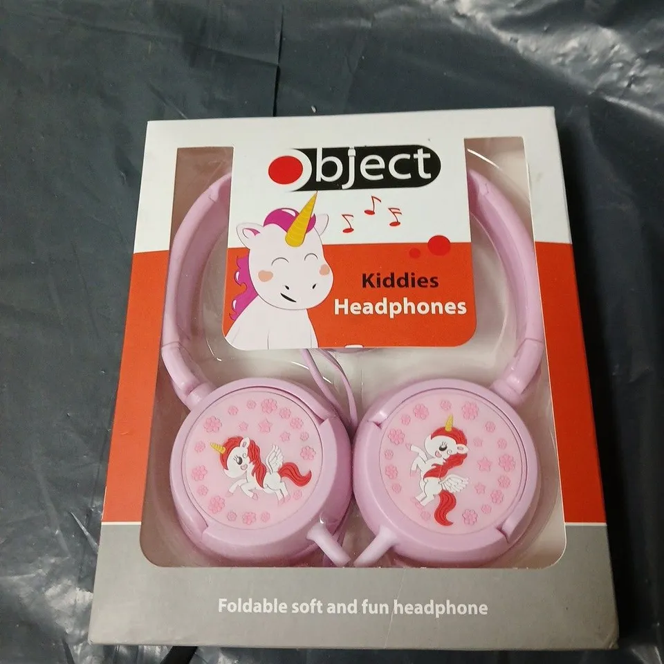 BOX OF APPROXIMATELY 50 ASSORTED ITEMS INCLUDING KIDDIES HEADPHONES , 5 IN 1 CAR CHARGER  AND COB HEAD TORCH 